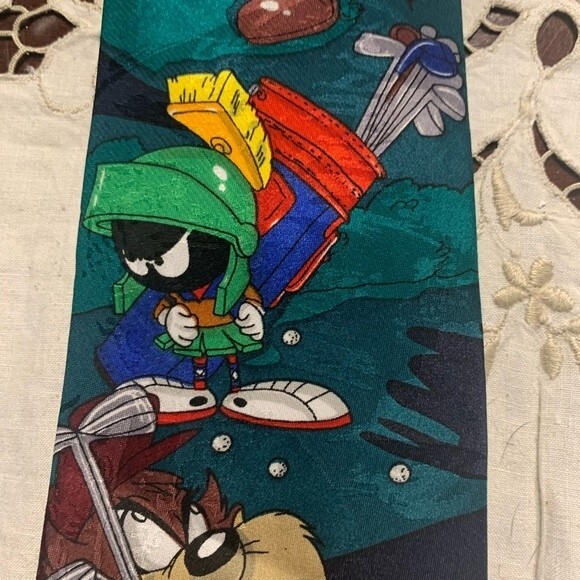 Looney Tunes Golf Necktie - Picture 3 of 6